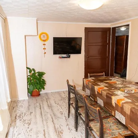 Къща За Гости Захир Holiday home Elena