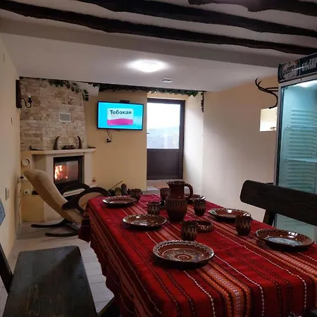 Къща За Гости Захир Holiday home Elena